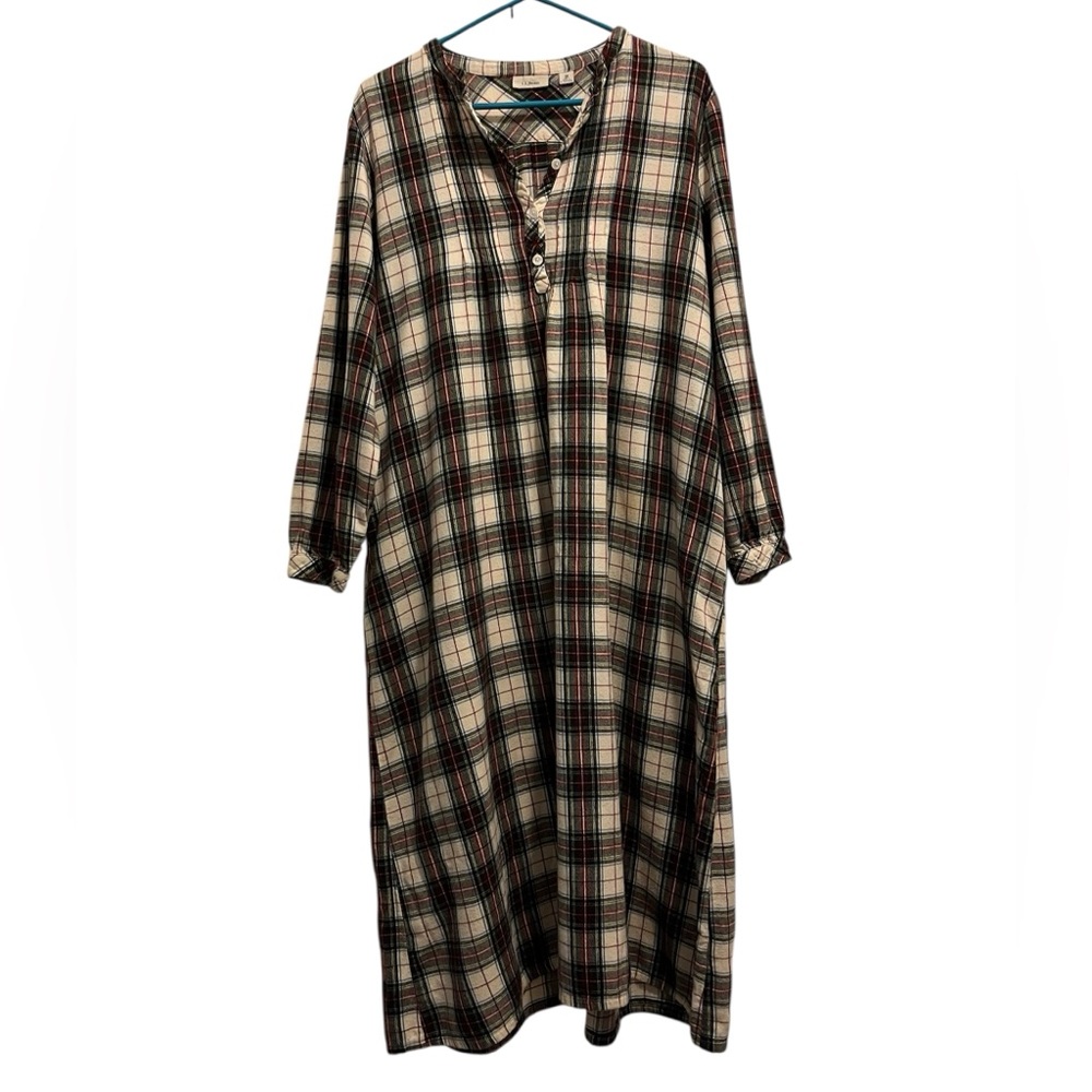 L.L. Bean M Pet (Petite) White Red Blue Blk Holiday Plaid Long Sleeve Maxi Robe